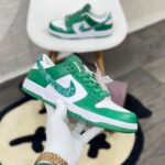 SNEAKER:- SB DUNK LOW 'GREEN PAISLEY'